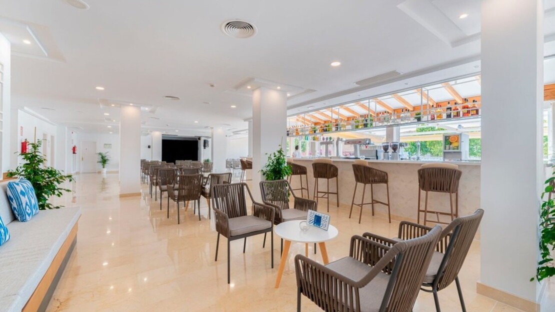 Caprice Isabel Aparthotel